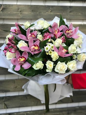 Букет цветов из: Розы и Хризантемы в Первомайском Челябинской области