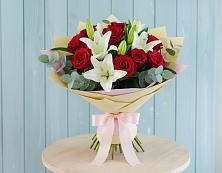 Букет цветов из:  Лилии и Розы #REPLACE_PRED# Первомайском Челябинской области