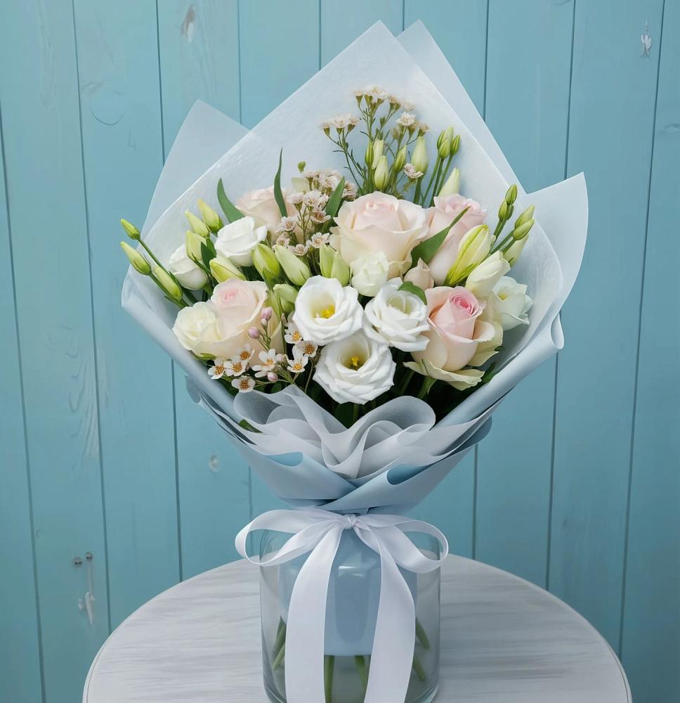 Букет цветов из: Розы и Лизиантусы в Первомайском Челябинской области