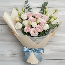 Букет цветов из:  Лизиантусы в Первомайском Челябинской области