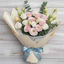 Букет цветов из:  Лизиантусы в Первомайском Челябинской области