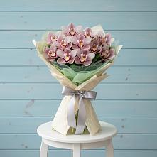 Букет цветов из:  Орхидеи и Розы в Первомайском Челябинской области