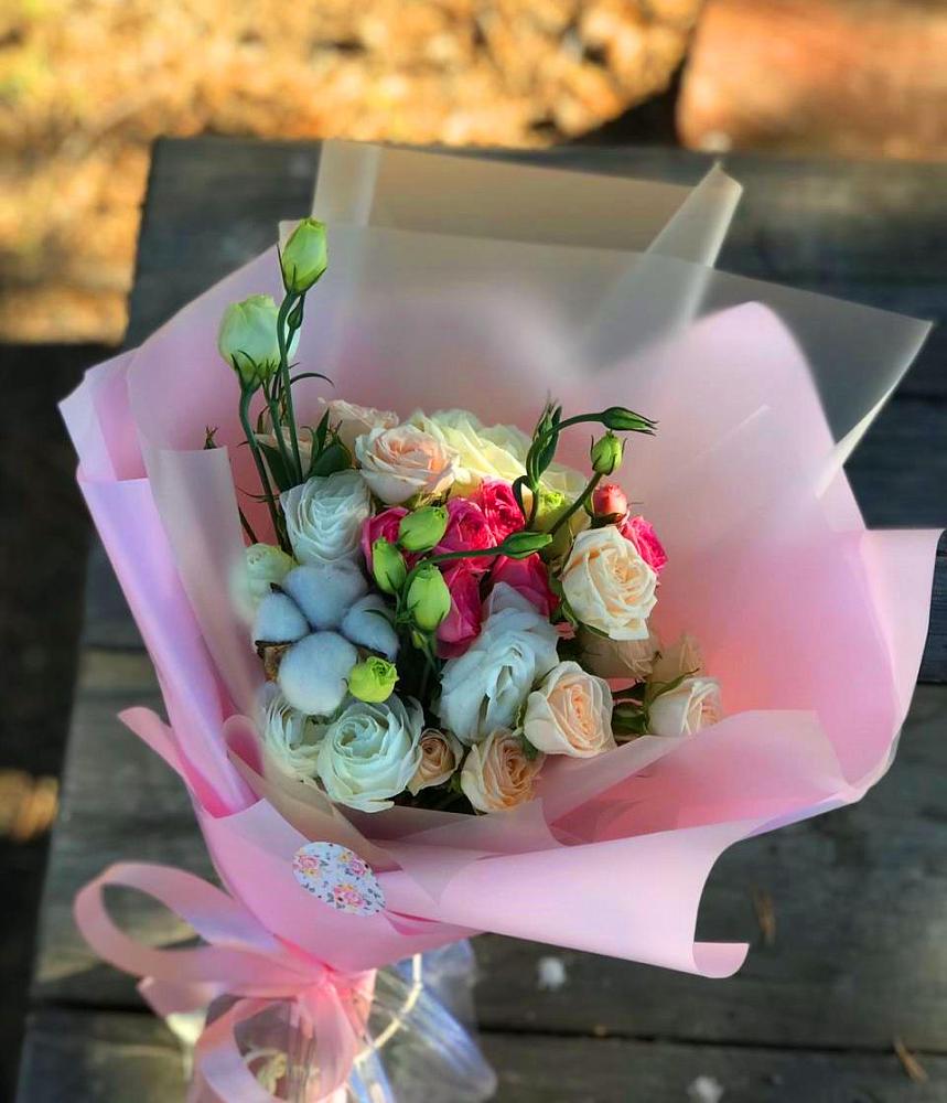 Букет цветов из: Розы и Лизиантусы в Первомайском Челябинской области