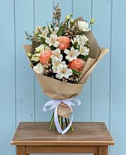Букет цветов из:  Альстромерии, Лизиантусы, Розы и Хризантемы в Первомайском Челябинской области