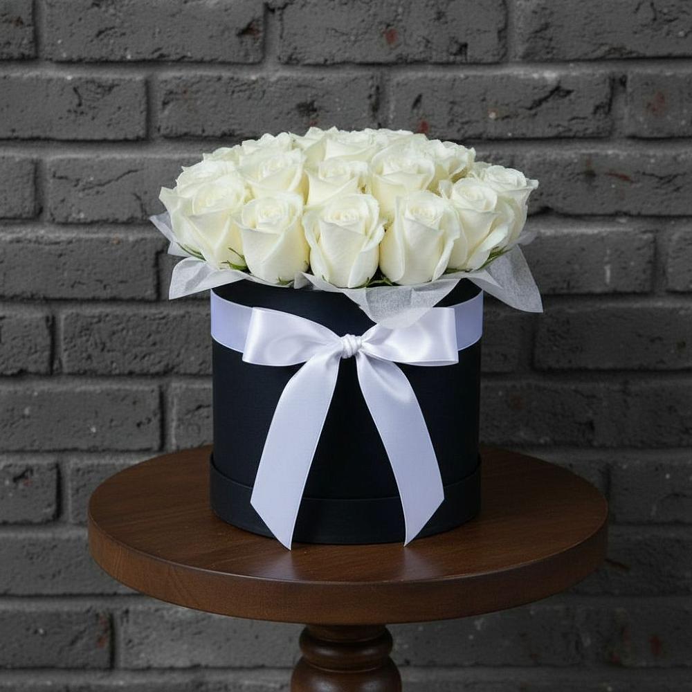 Цветочная композиция из Розы в шляпной коробке в Первомайском Челябинской области