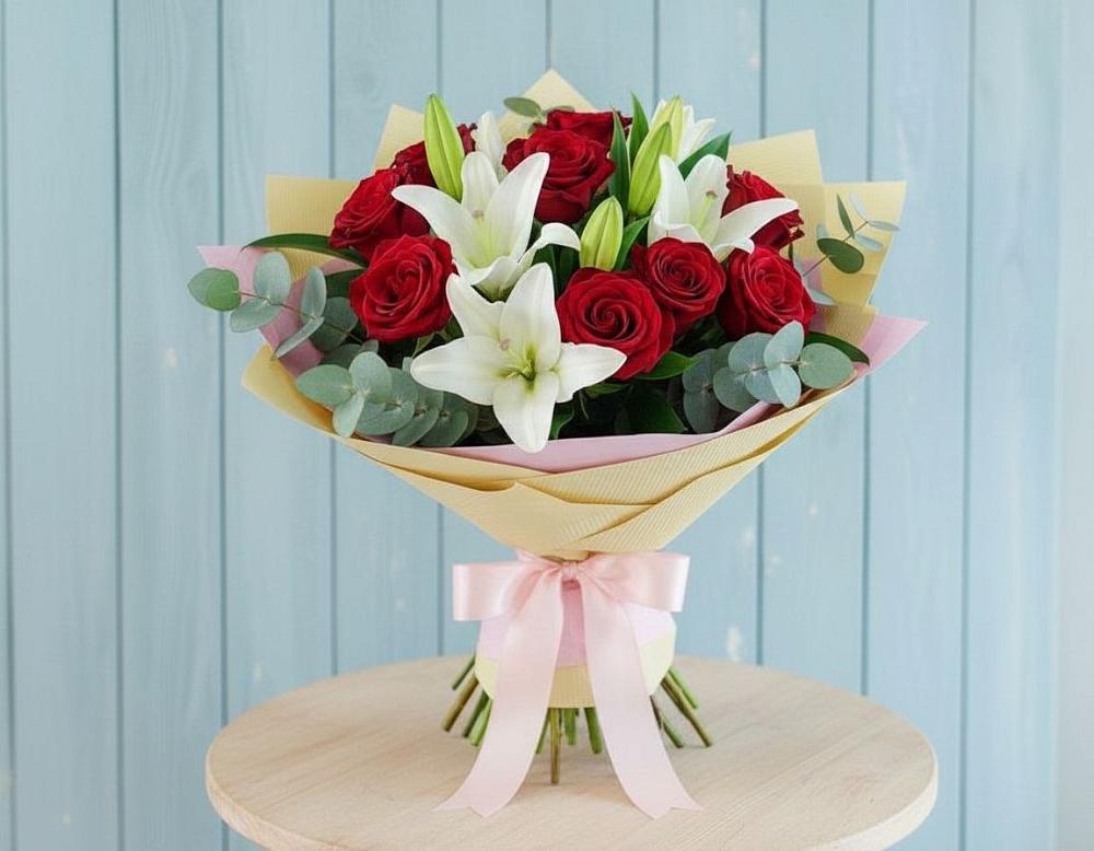 Букет цветов из: Лилии и Розы в Первомайском Челябинской области